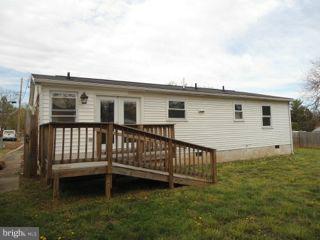 130 Cottage Road Kearneysville, WV 25430 - Photo 5 of 10 Exterior (Rear)
