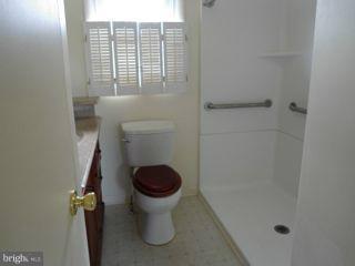 130 Cottage Road Kearneysville, WV 25430 - Photo 8 of 10 Bath