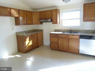 130 Cottage Road Kearneysville, WV 25430 - Photo 9 of 10 Kitchen