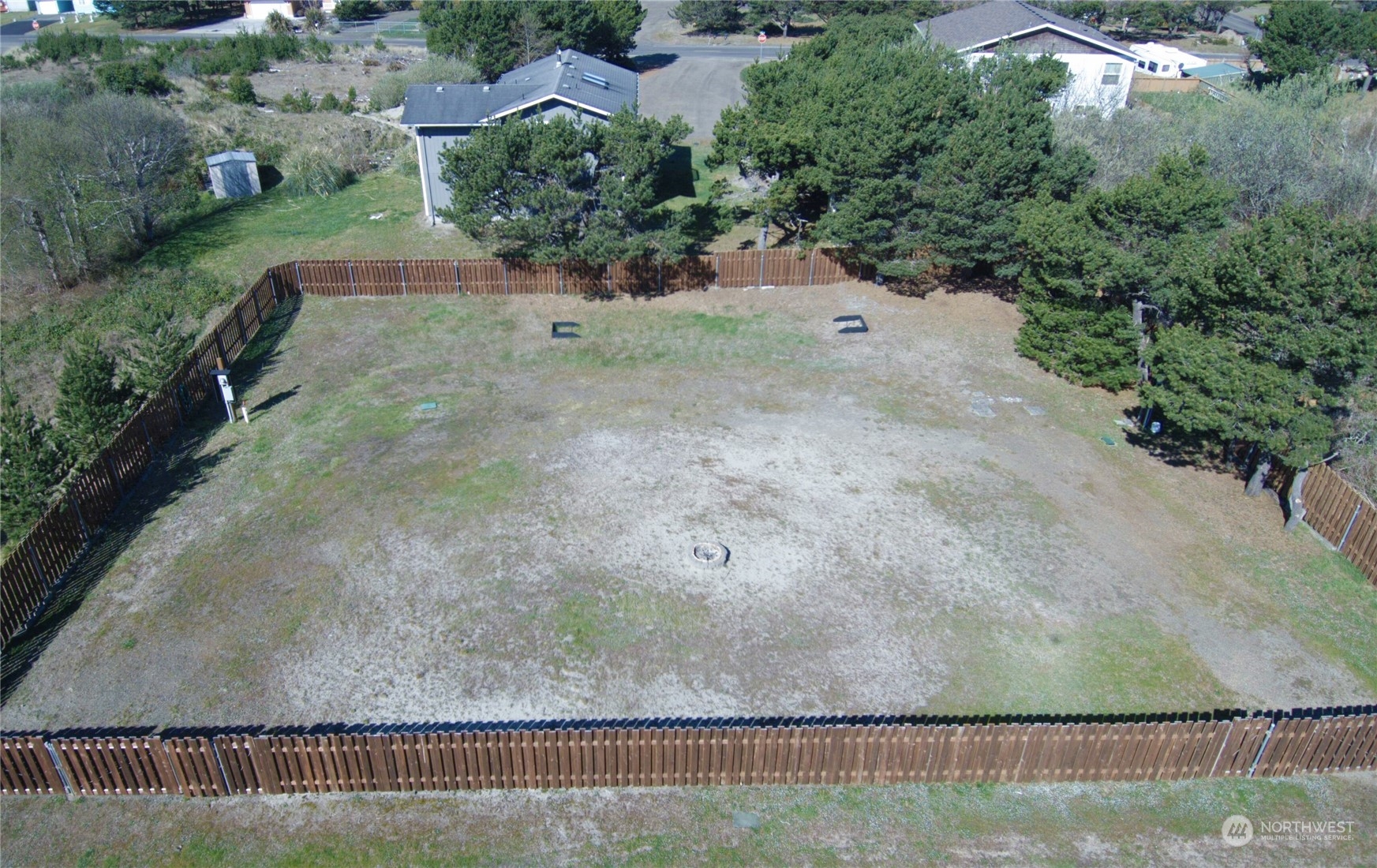 an aerial view of a yard