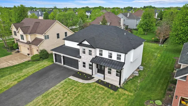 $749,950 | 413 North Sycamore Lane, North Aurora, IL 60542
