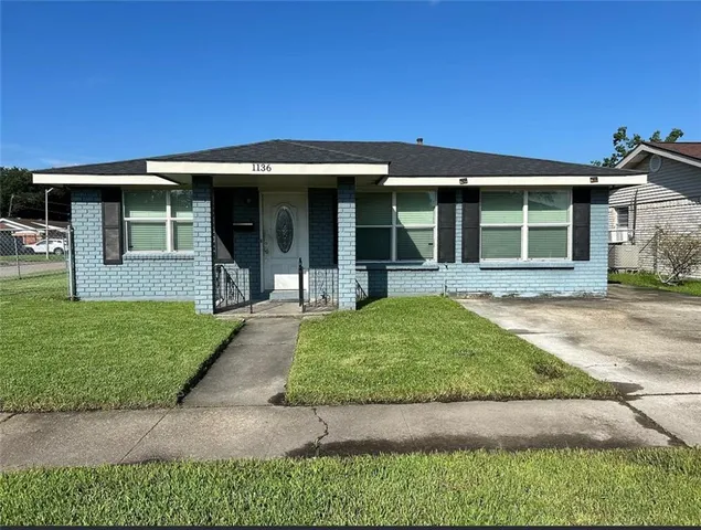 $2,400 | 1136 Warren Drive, Harvey, LA 70058