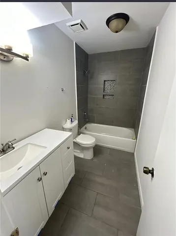 $2,400 | 1136 Warren Drive, Harvey, LA 70058