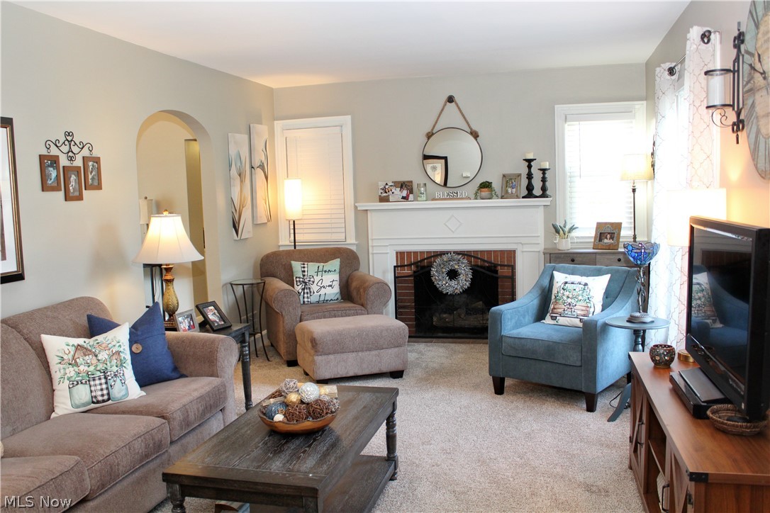 331 Ewing Road Youngstown, OH 44512 - Photo 6 of 32 Gallery Image 6