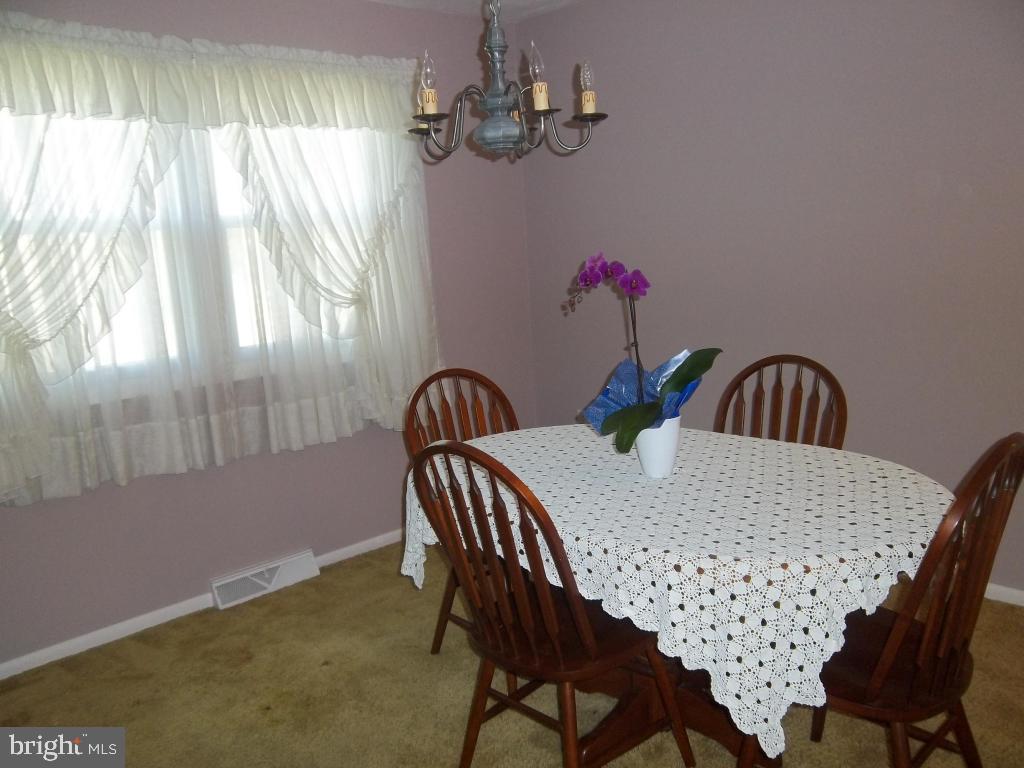 413 Longmeadow Road Lancaster, PA 17601 - Photo 4 of 20