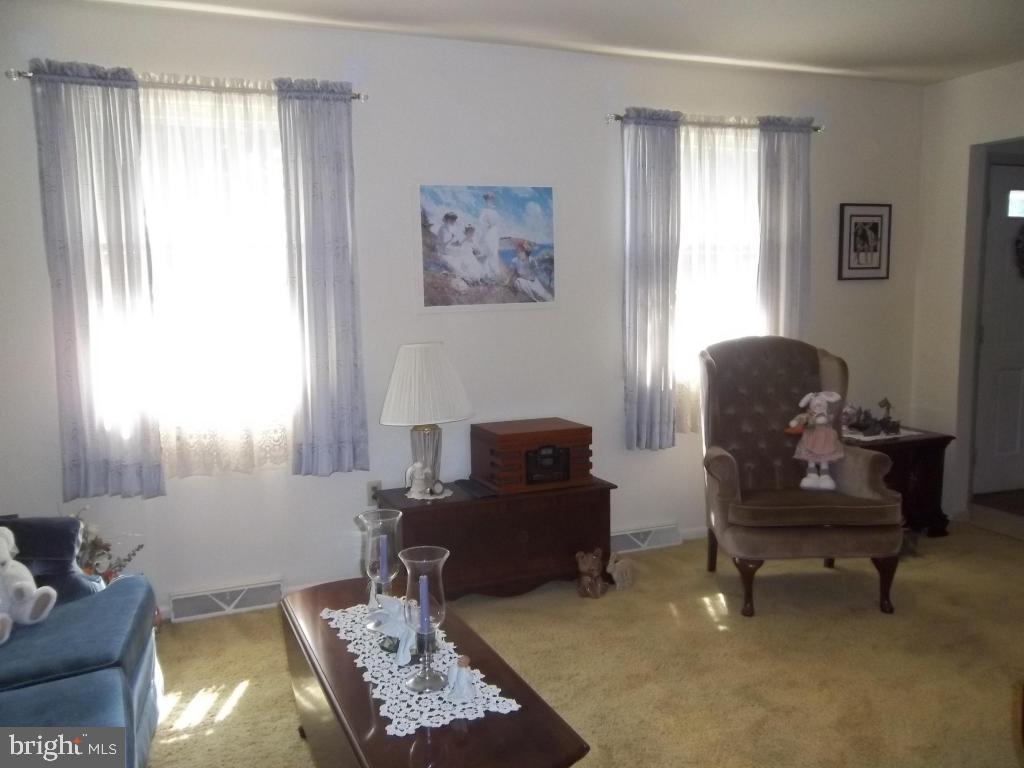 413 Longmeadow Road Lancaster, PA 17601 - Photo 5 of 20