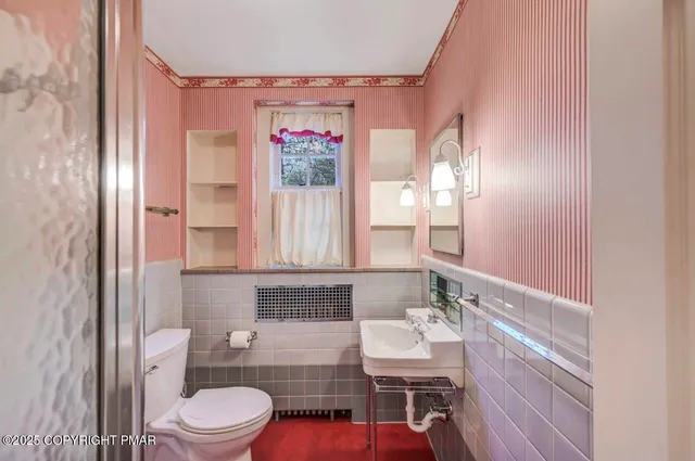 $599,000 | 102 Worthington Avenue, East Stroudsburg, PA 18301