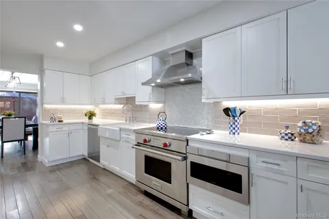 $1,198,000 | 40 Cricket Club Drive, Roslyn, NY 11576