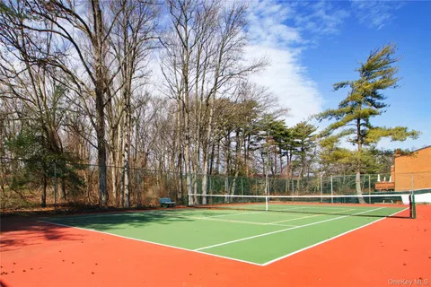 $1,198,000 | 40 Cricket Club Drive, Roslyn, NY 11576