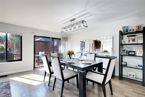 $1,198,000 | 40 Cricket Club Drive, Roslyn, NY 11576