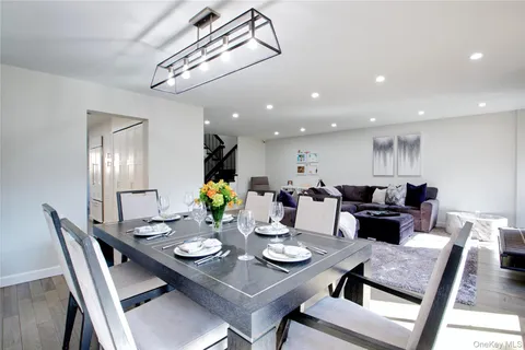 $1,198,000 | 40 Cricket Club Drive, Roslyn, NY 11576