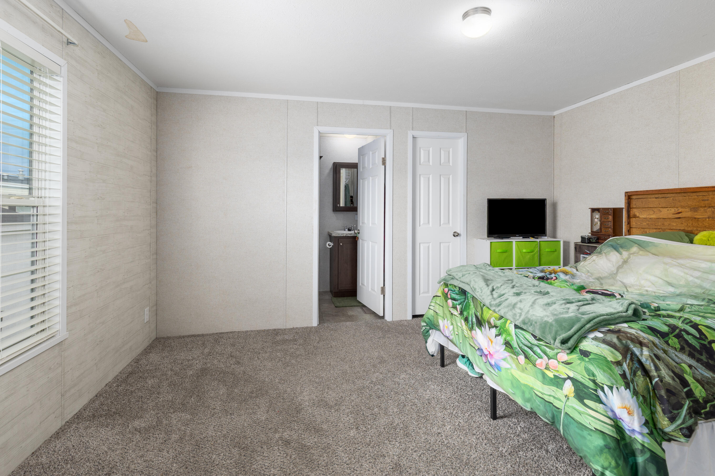 360 East Tuttle Road, Unit 121 Ionia, MI 48846 - Photo 12 of 20 360-E-Tuttle_011