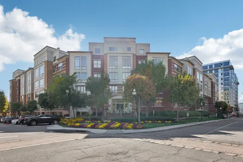 $715,000 | 26 Ave At Port Imperial, Unit 133, West New York, NJ 07093