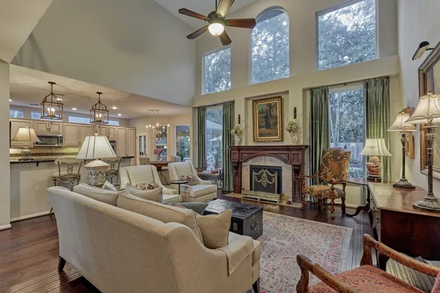 $750,000 | 18 Seders Walk, The Woodlands, TX 77381