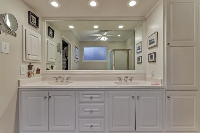 $750,000 | 18 Seders Walk, The Woodlands, TX 77381