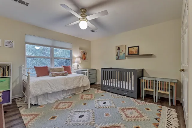 $750,000 | 18 Seders Walk, The Woodlands, TX 77381