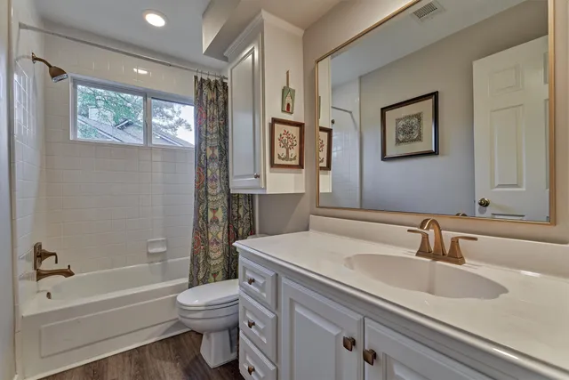 $750,000 | 18 Seders Walk, The Woodlands, TX 77381