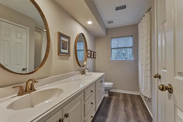 $750,000 | 18 Seders Walk, The Woodlands, TX 77381