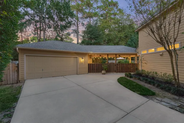 $750,000 | 18 Seders Walk, The Woodlands, TX 77381