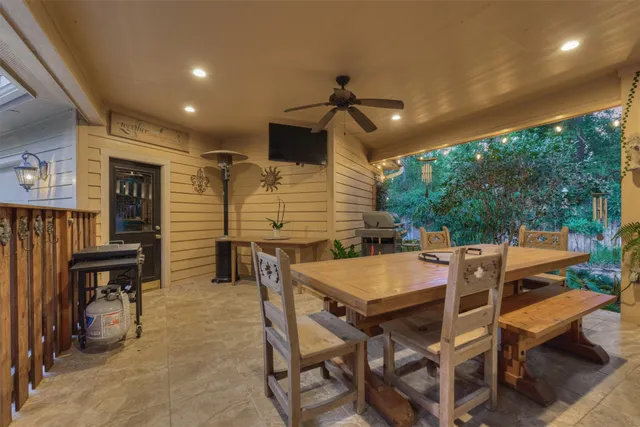 $750,000 | 18 Seders Walk, The Woodlands, TX 77381