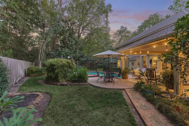 $750,000 | 18 Seders Walk, The Woodlands, TX 77381