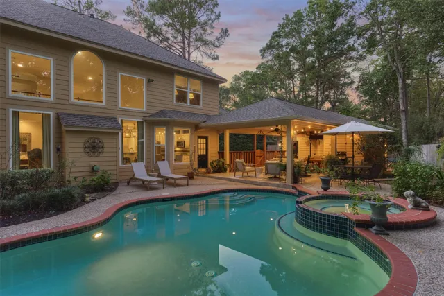 $750,000 | 18 Seders Walk, The Woodlands, TX 77381