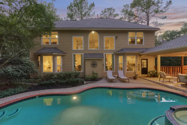 $750,000 | 18 Seders Walk, The Woodlands, TX 77381