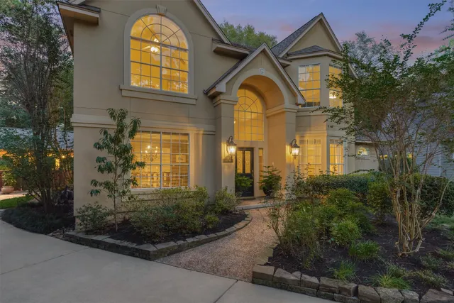 $750,000 | 18 Seders Walk, The Woodlands, TX 77381