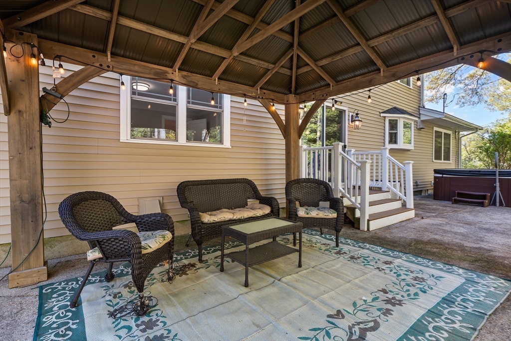 29 Pilgrim Way Walpole, MA 02032 - Photo 33 of 42