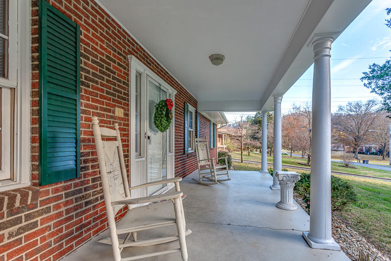 913 Riverbend Road Clinton, TN 37716 - Photo 3 of 30 913RiverbendRdClintonTN
