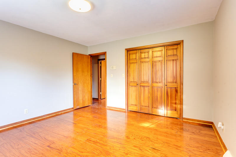 913 Riverbend Road Clinton, TN 37716 - Photo 22 of 30 2nd Bedroom