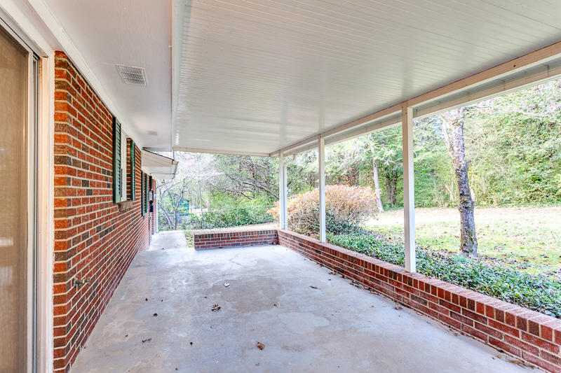 913 Riverbend Road Clinton, TN 37716 - Photo 29 of 30 Outdoor Patio perfect for entertaining!