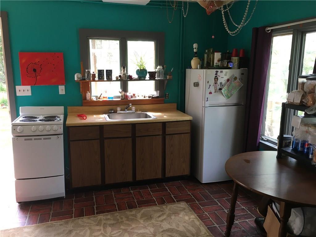 32 Eider Road Harpswell, ME 04079 - Photo 21 of 26 Main house kitchen