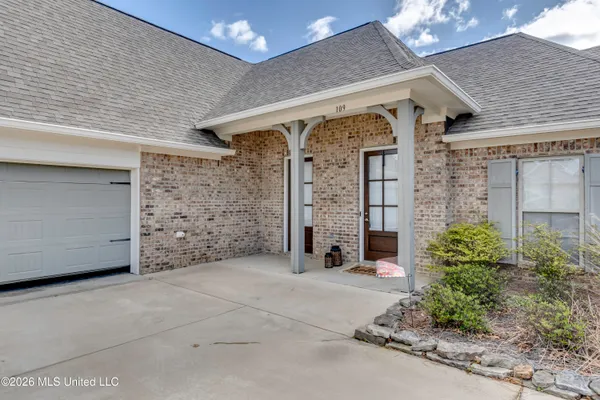 $369,900 | 109 Hampstead Drive, Madison, MS 39110