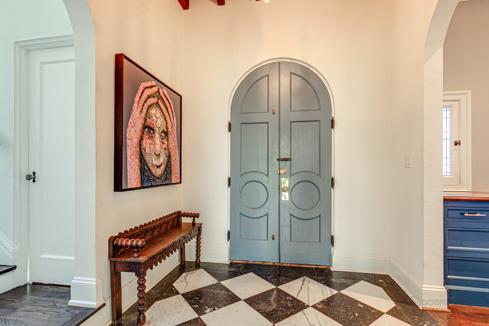 1220 Elm Tree Road Lake Forest, IL 60045 - Photo 6 of 55 a front view of a house