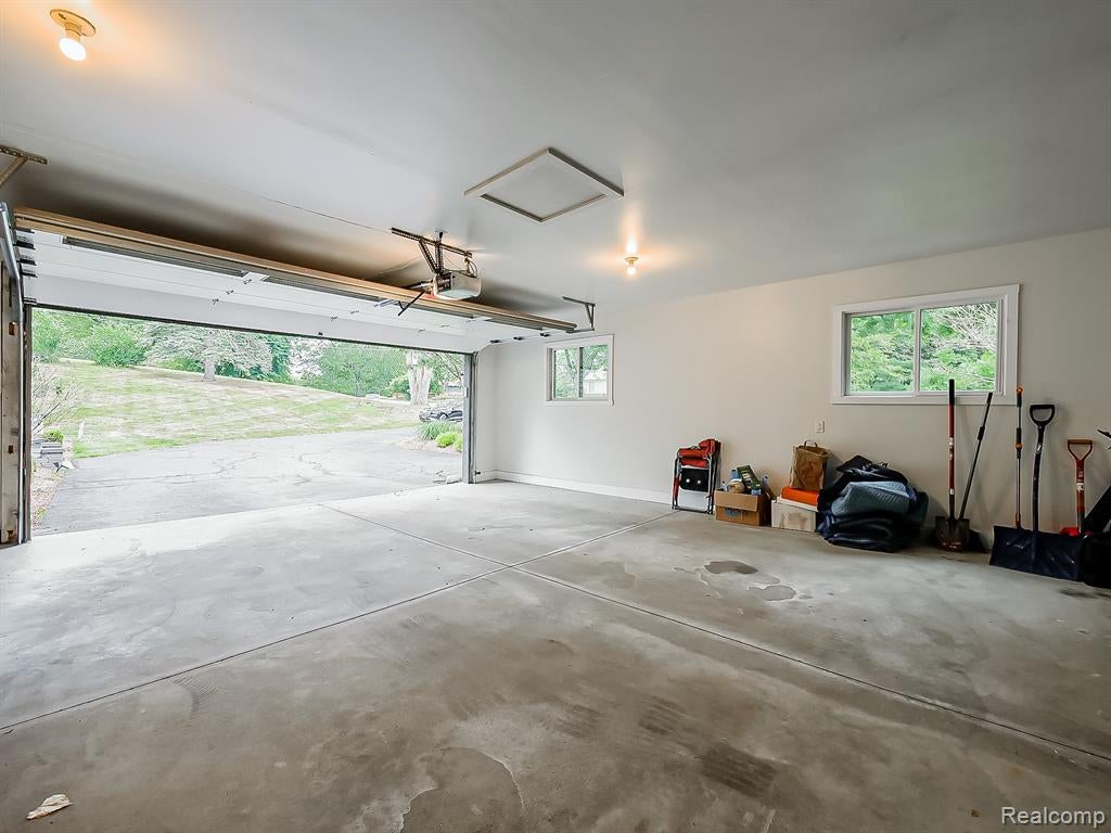 1021 Dowling Road Bloomfield Hills, MI 48304 - Photo 45 of 58 Gallery Image 45