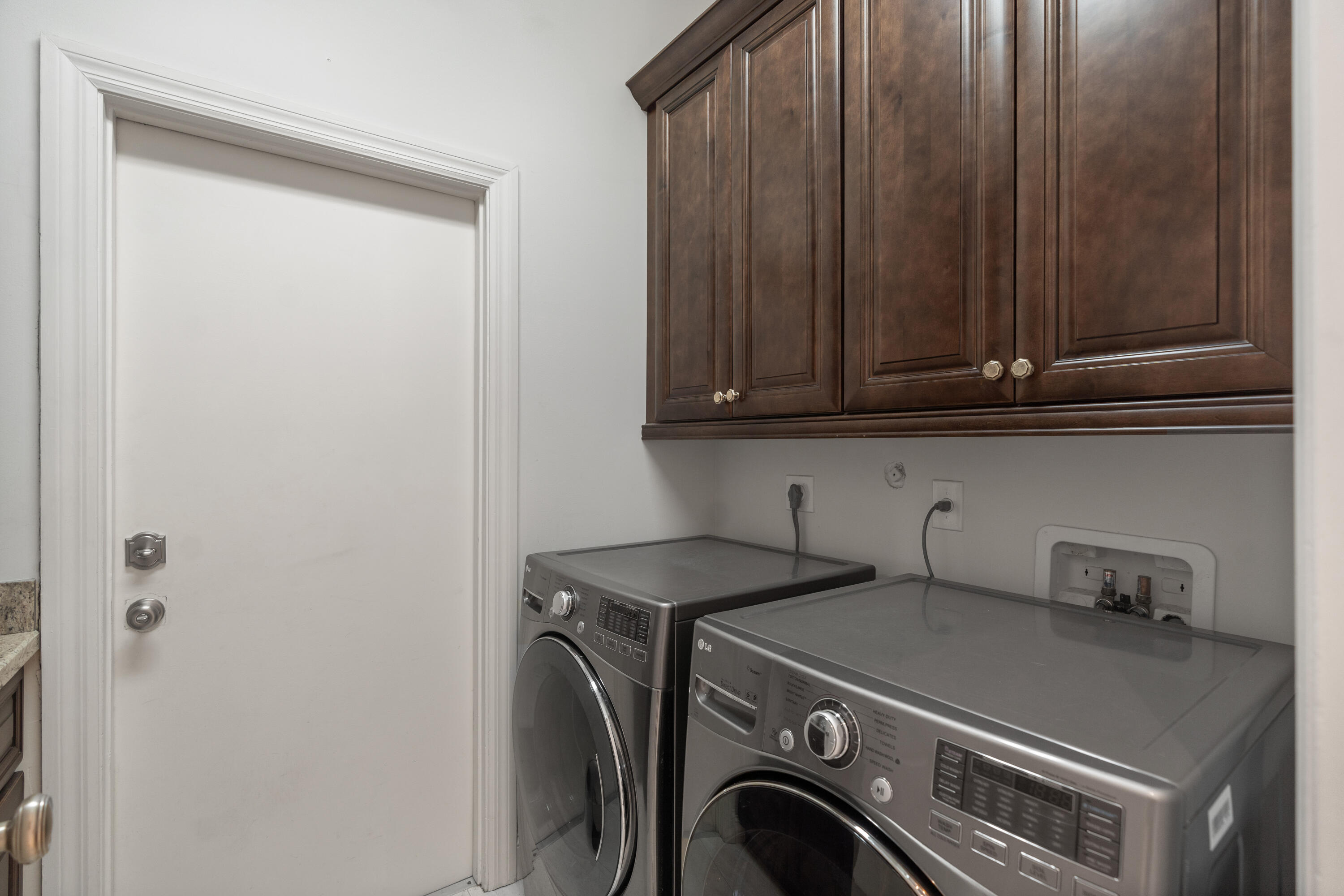 5651 Regency Circle West Boca Raton, FL 33496 - Photo 35 of 60 Laundry Room