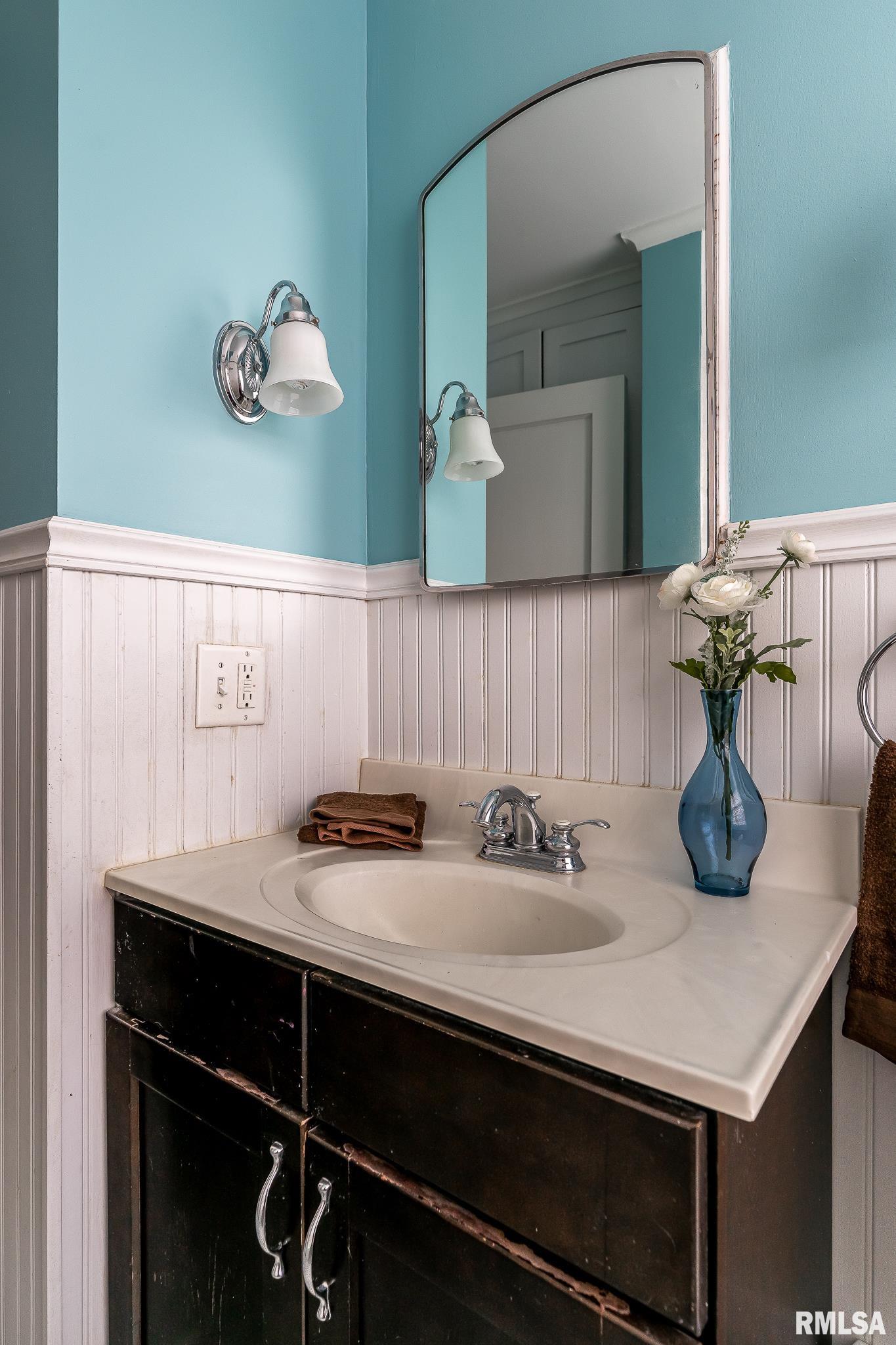 206 Forest Road Davenport, IA 52803 - Photo 19 of 34 Gallery Image 19