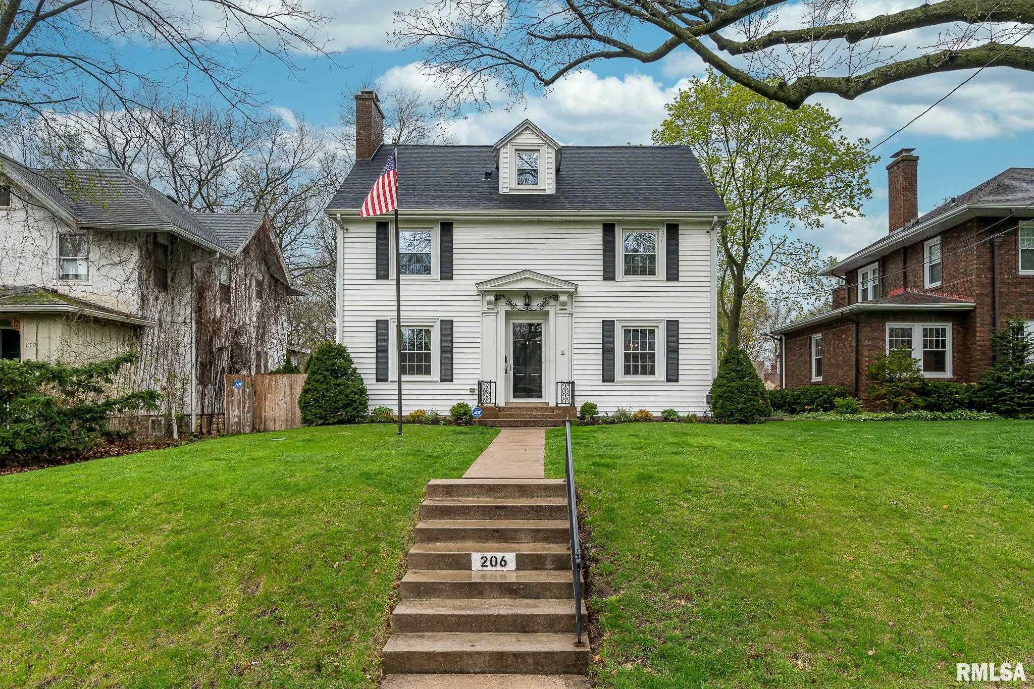 206 Forest Road Davenport, IA 52803 - Photo 2 of 34 Gallery Image 2