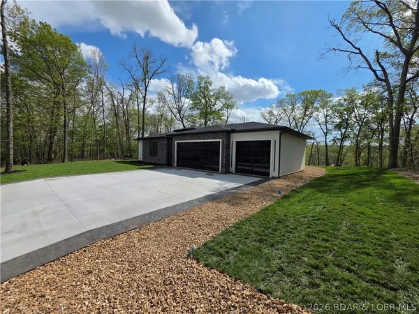 $849,000 | 875 Spring Creek Drive, Sunrise Beach, MO 65079
