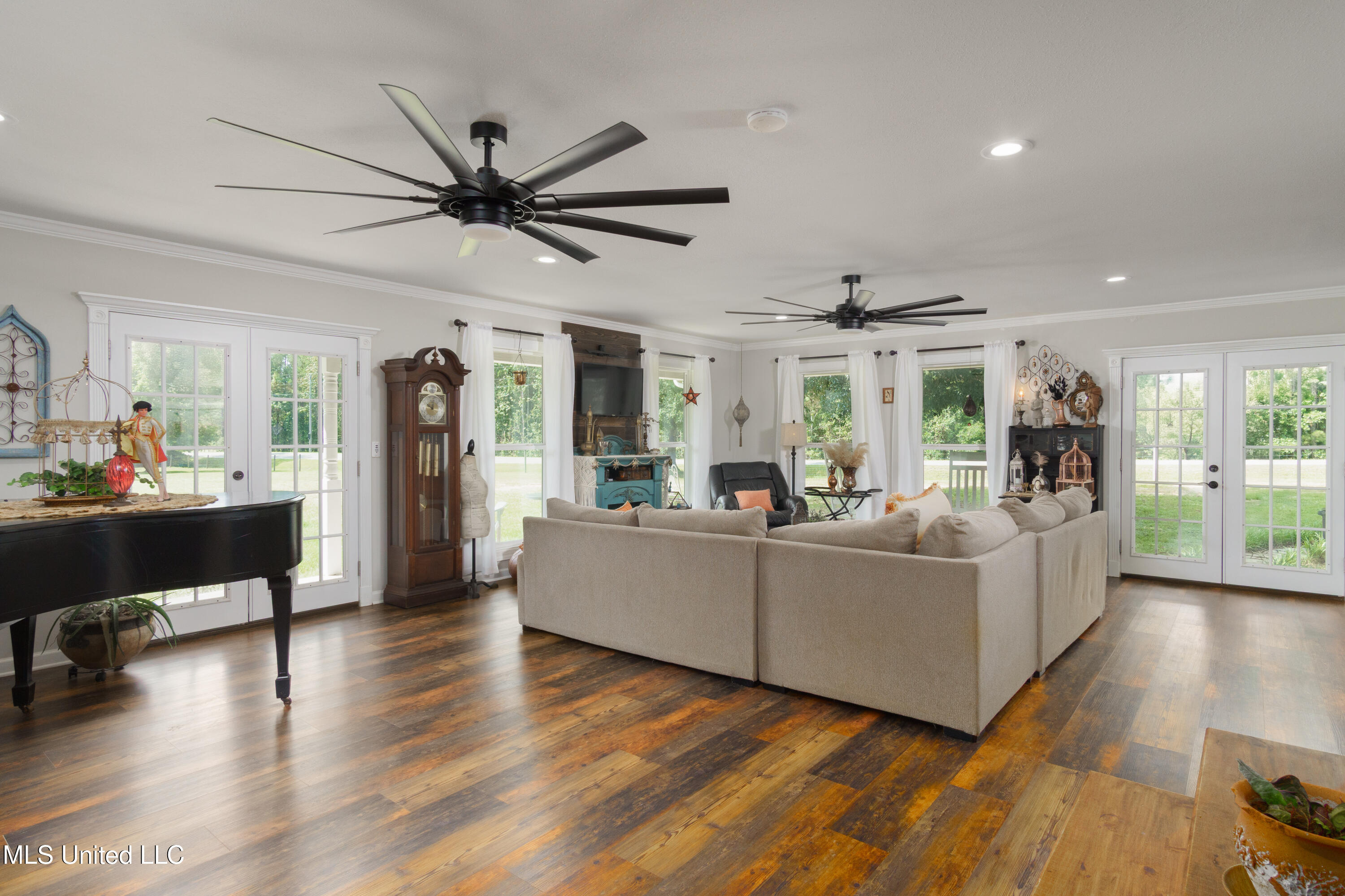 5211 Agricola Latonia Road Lucedale, MS 39452 - Photo 5 of 50 Living Room
