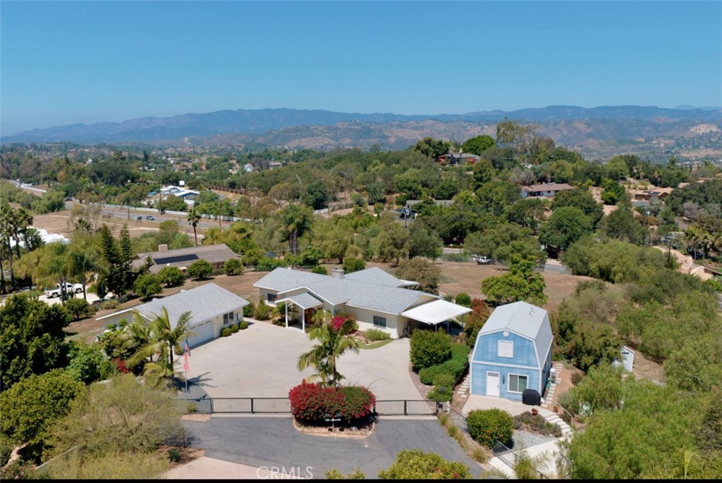 2713 East Mission Road Fallbrook, CA 92028 - Photo 3 of 36