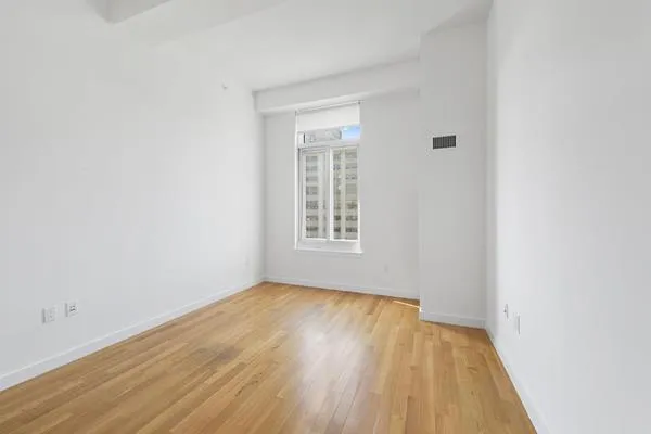 $990,000 | Undisclosed Address | DUMBO