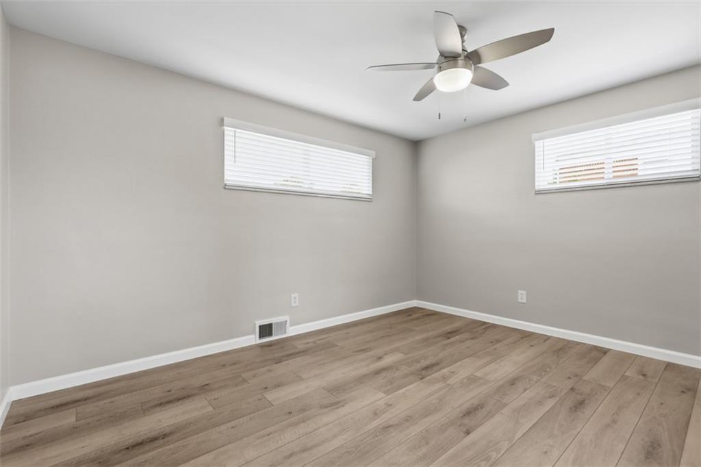5229 Meadowcrest Road Pittsburgh, PA 15236 - Photo 15 of 35