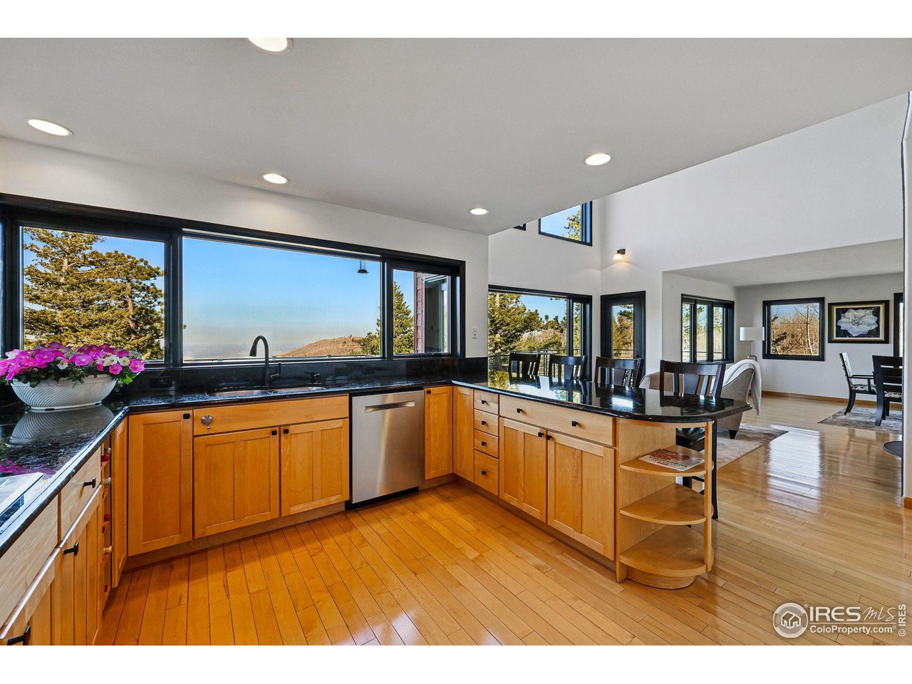 98 Rim Road Boulder, CO 80302 - Photo 11 of 43 Large, open kitchen