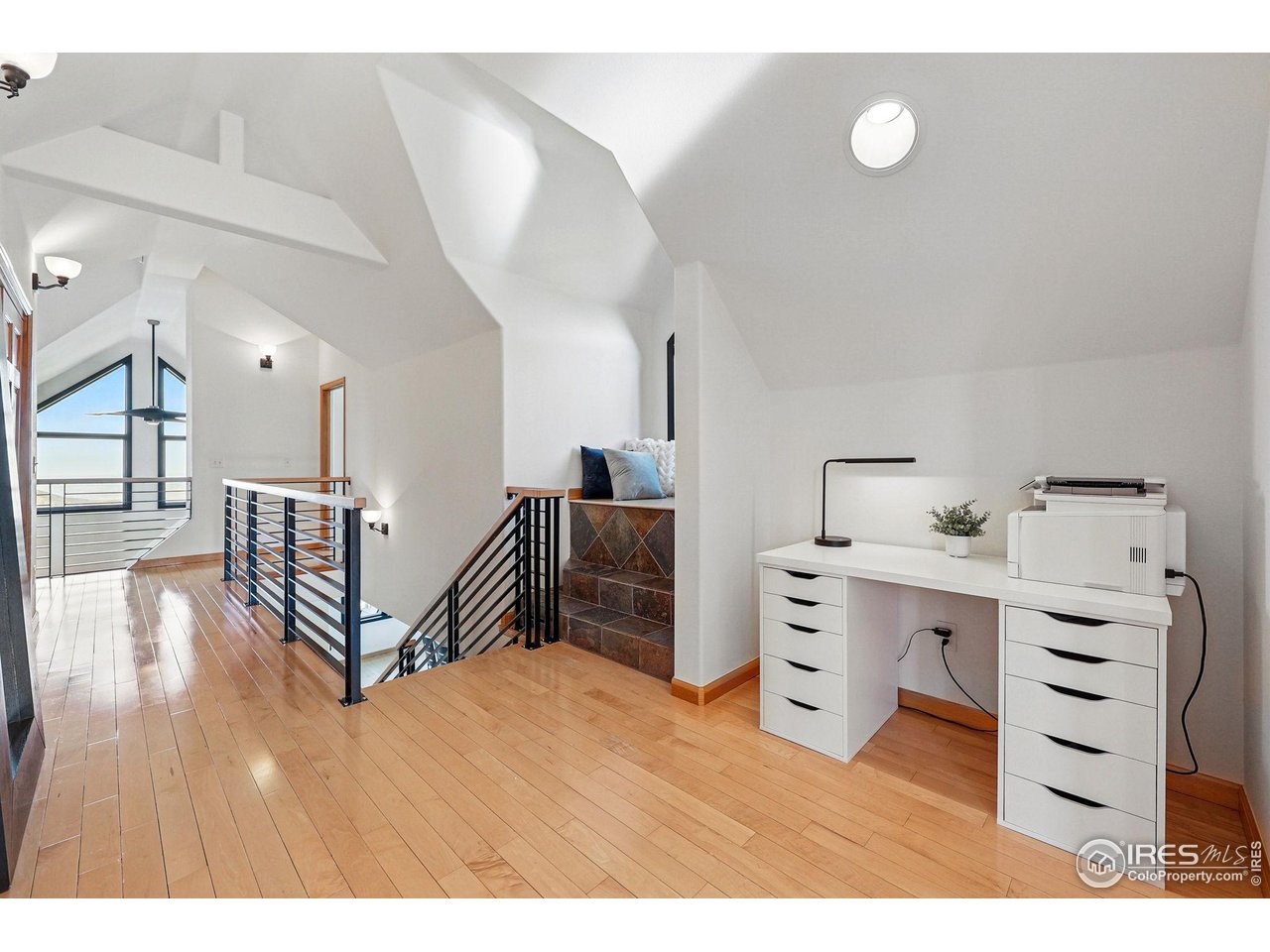 98 Rim Road Boulder, CO 80302 - Photo 14 of 43 Upper hall