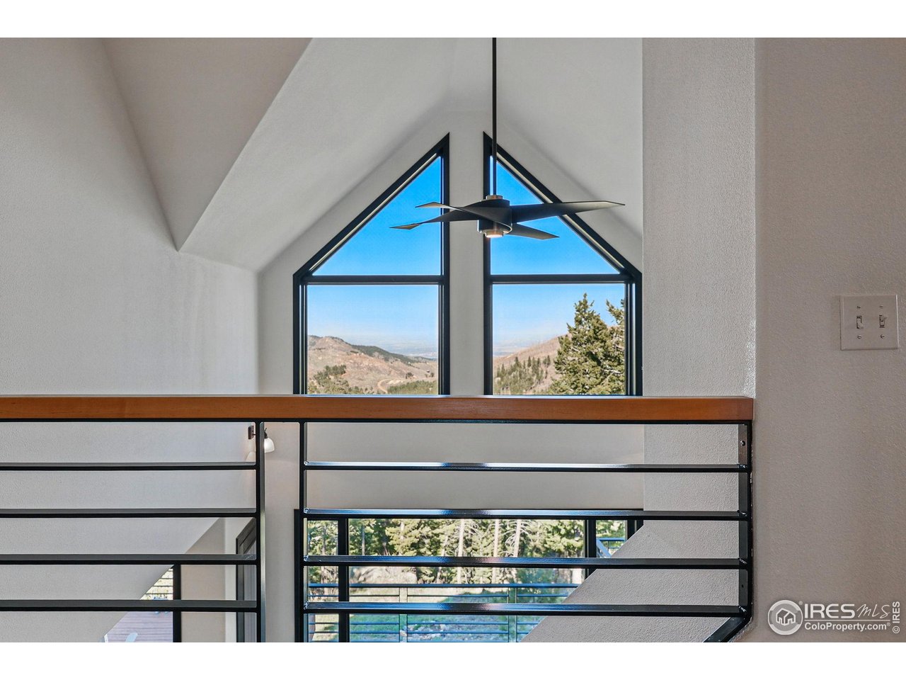 98 Rim Road Boulder, CO 80302 - Photo 15 of 43 Great natural light