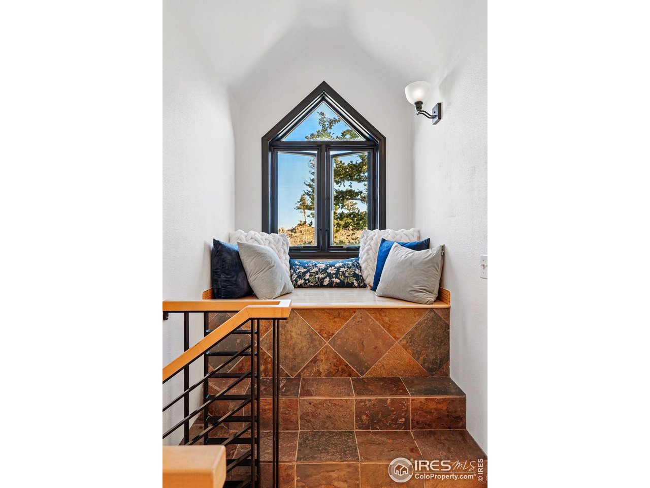 98 Rim Road Boulder, CO 80302 - Photo 16 of 43 Cozy places to relax