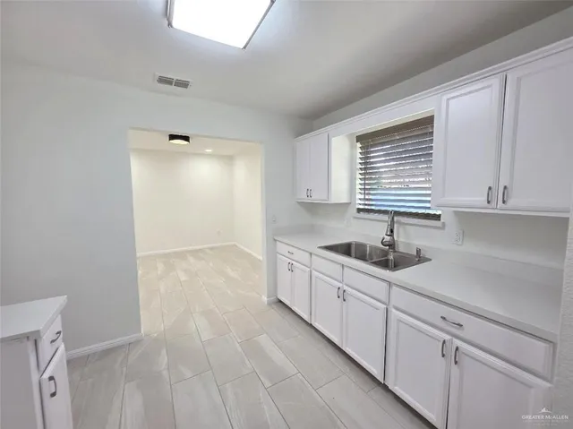 $163,900 | 1619 West 18th Street, Mission, TX 78572