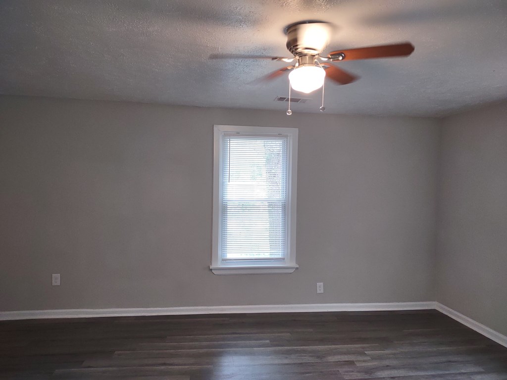 285 Youngs Mill Road LaGrange, GA 30241 - Photo 3 of 29